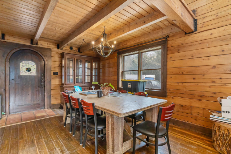 Listing Image 14