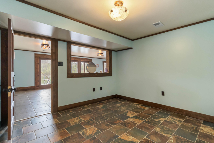 Listing Image 52