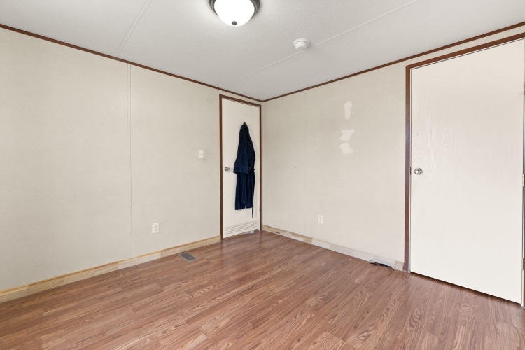 Listing Image 48
