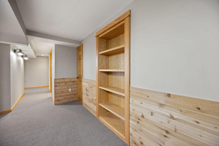 Listing Image 80