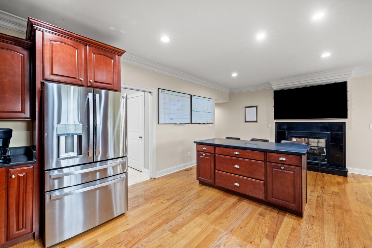 Listing Image 19