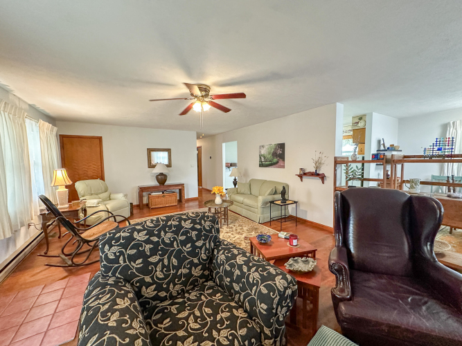Listing Image 19