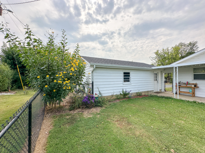 Listing Image 28