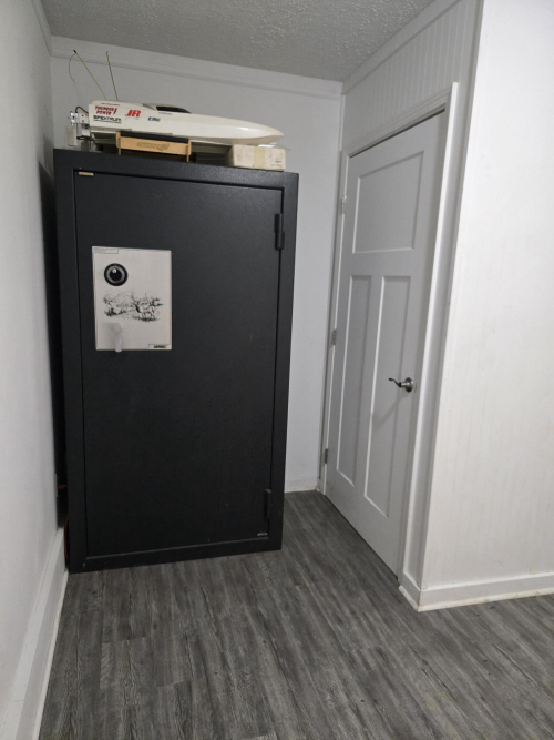 Listing Image 23