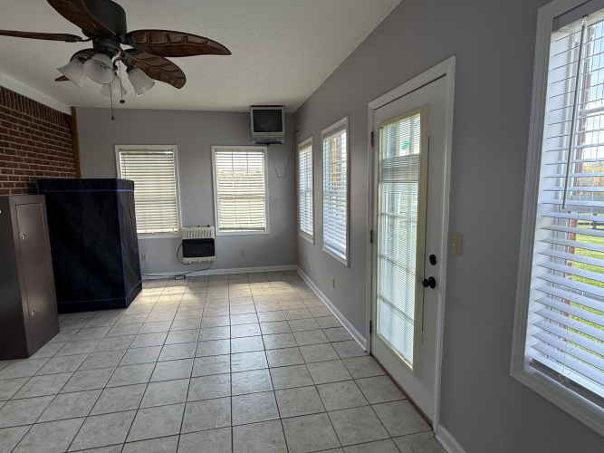 Listing Image 30