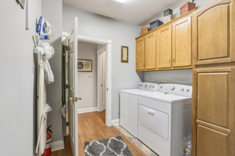 Listing Image 43