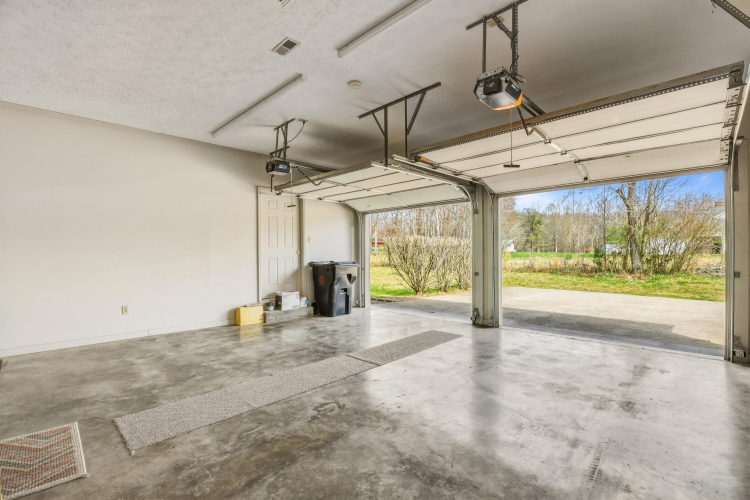 Listing Image 76