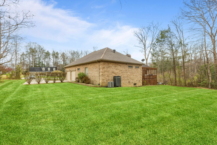 Listing Image 82