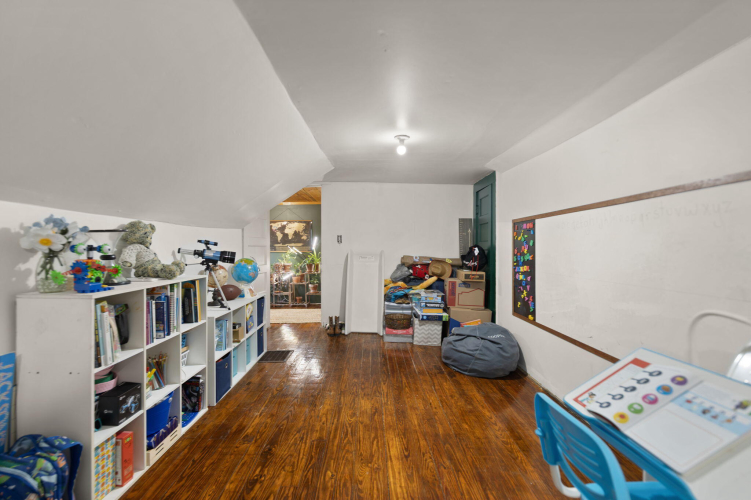 Listing Image 38