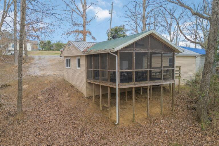 Listing Image 4
