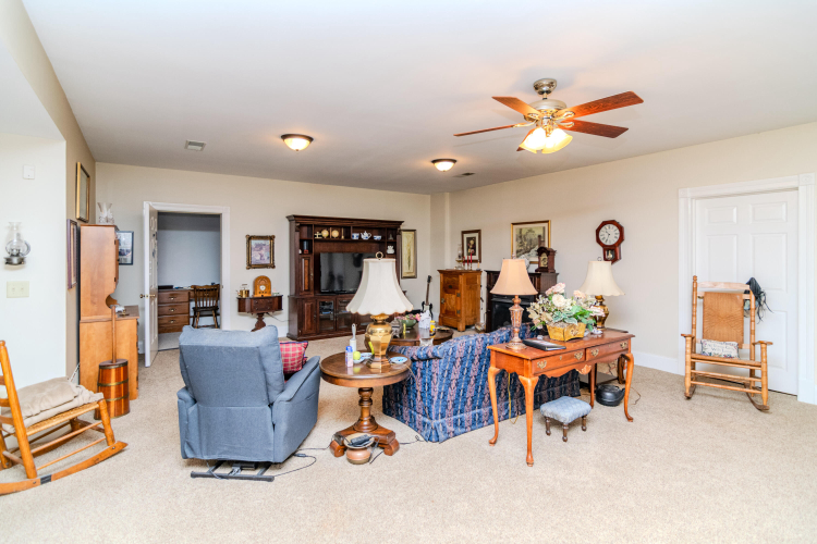 Listing Image 48