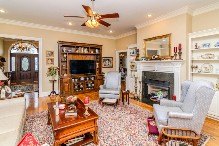 Listing Image 6