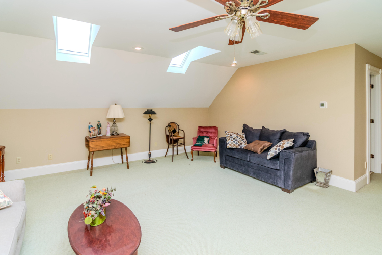 Listing Image 75
