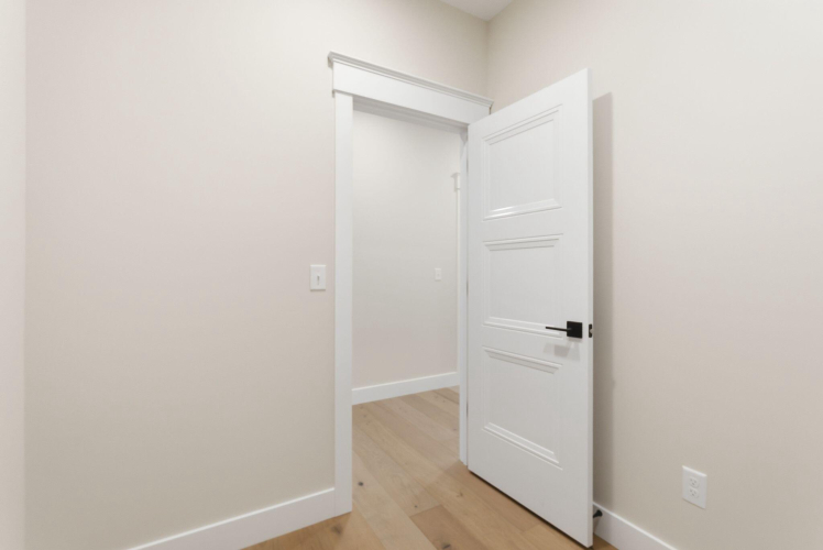 Listing Image 50