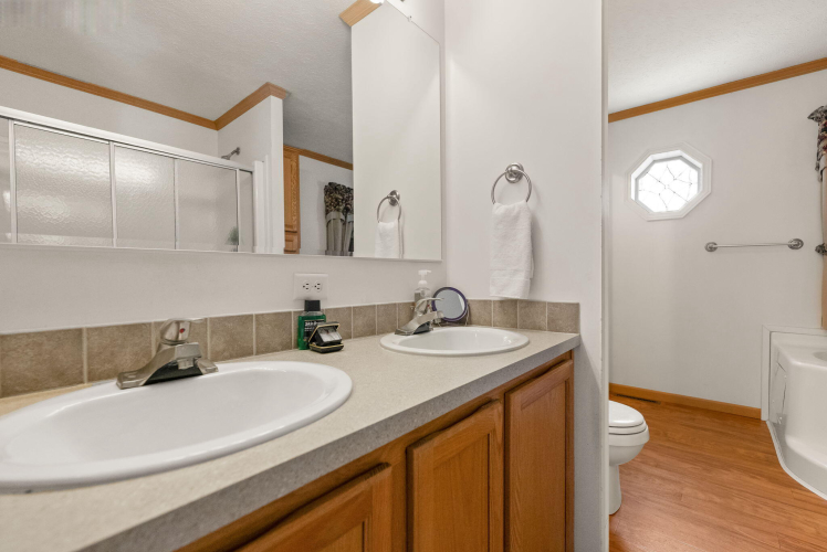 Listing Image 54