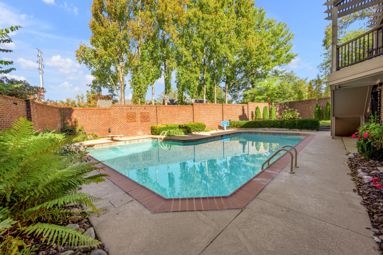 Listing Image 104