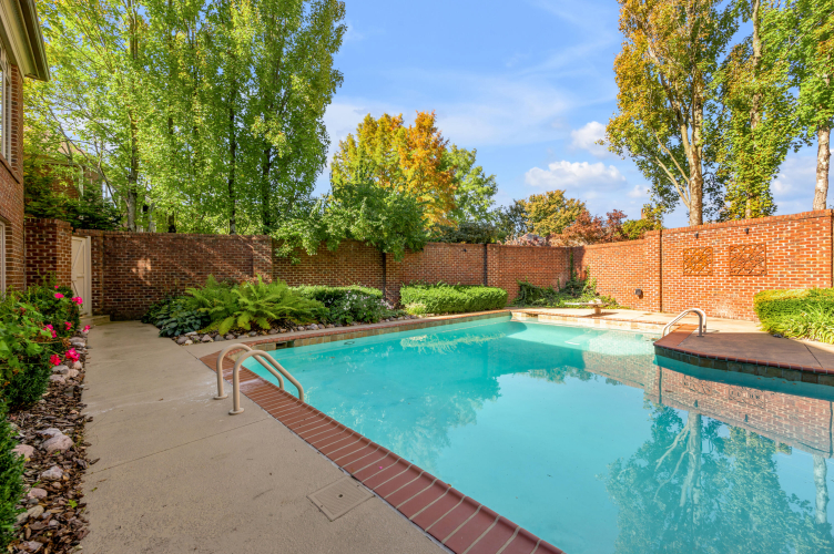 Listing Image 105