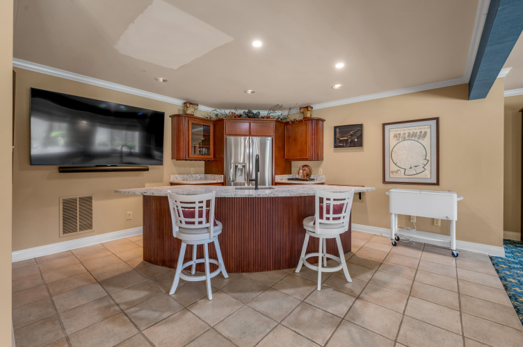 Listing Image 82