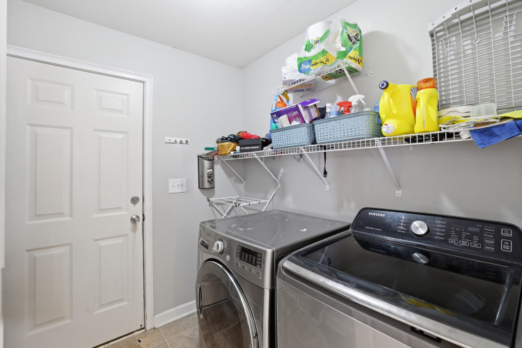 Listing Image 17