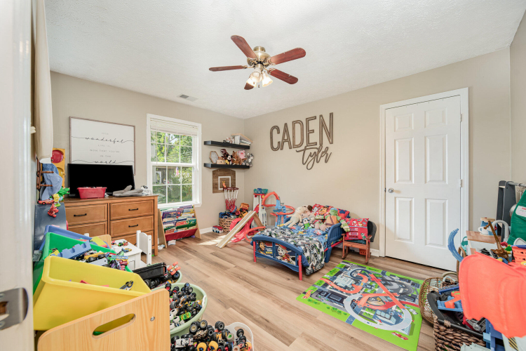 Listing Image 7
