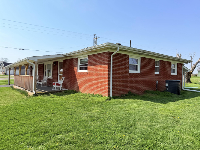 Listing Image 6