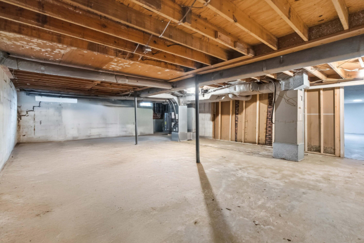Listing Image 48