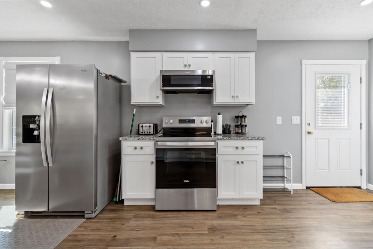 Listing Image 22