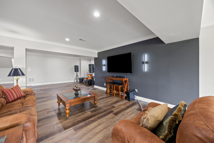 Listing Image 83
