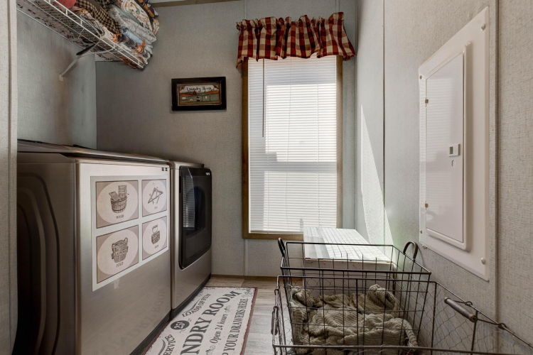 Listing Image 16
