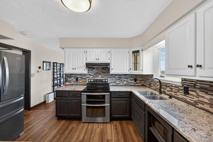 Listing Image 13