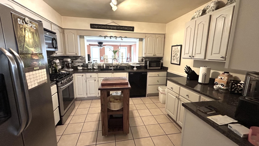 Listing Image 7