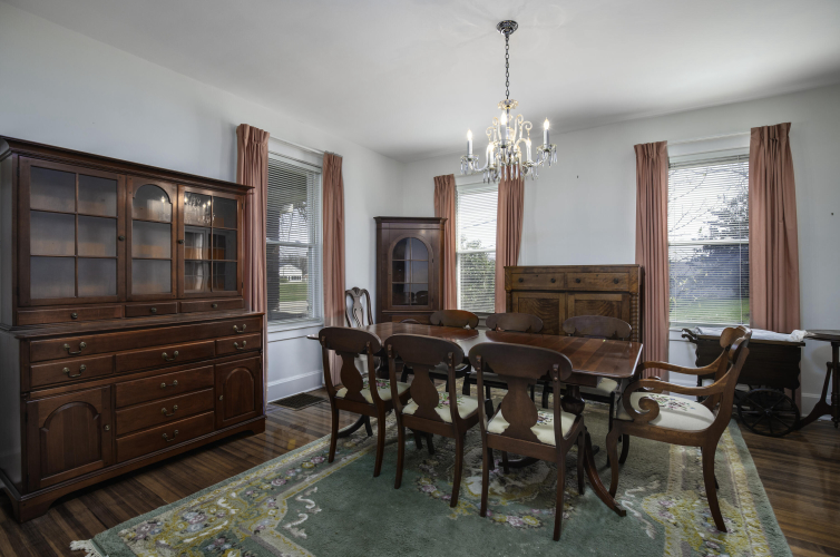 Listing Image 5