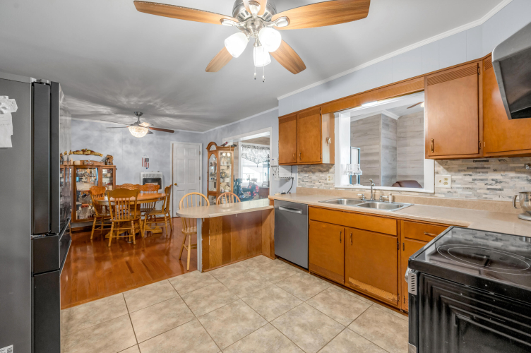 Listing Image 14