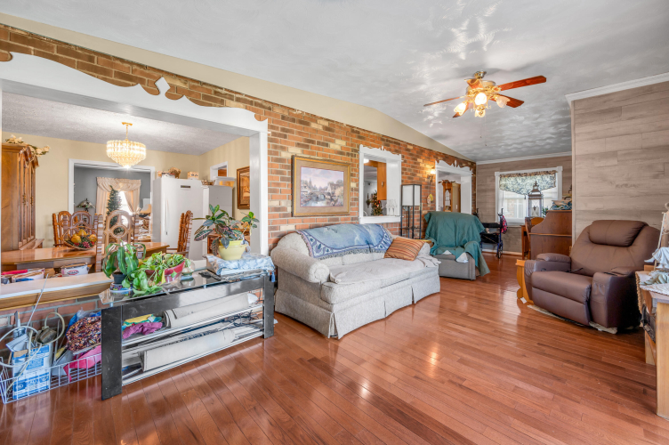 Listing Image 22