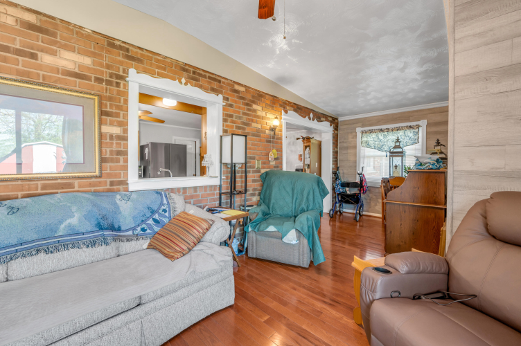 Listing Image 25