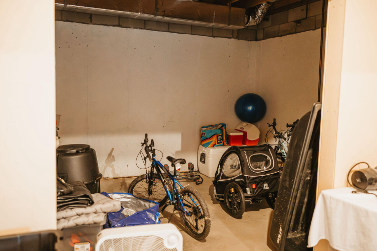Listing Image 80