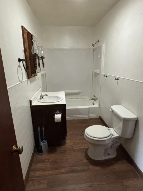 Listing Image 17