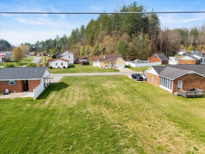 Listing Image 4