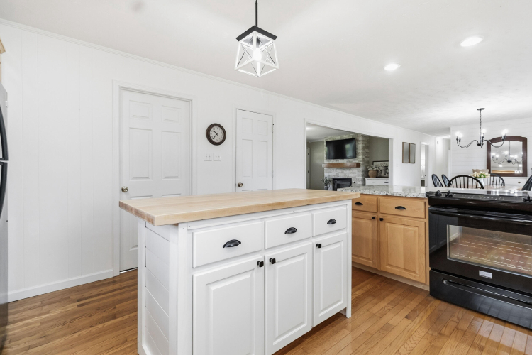 Listing Image 16