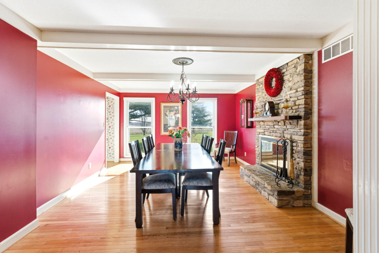 Listing Image 12