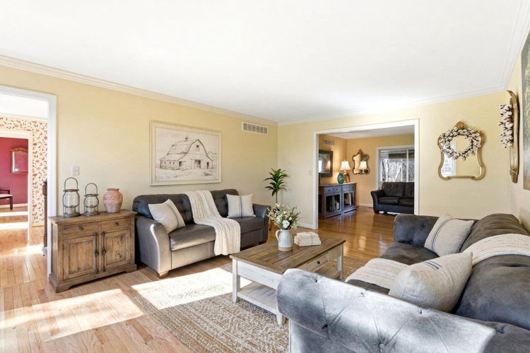 Listing Image 18