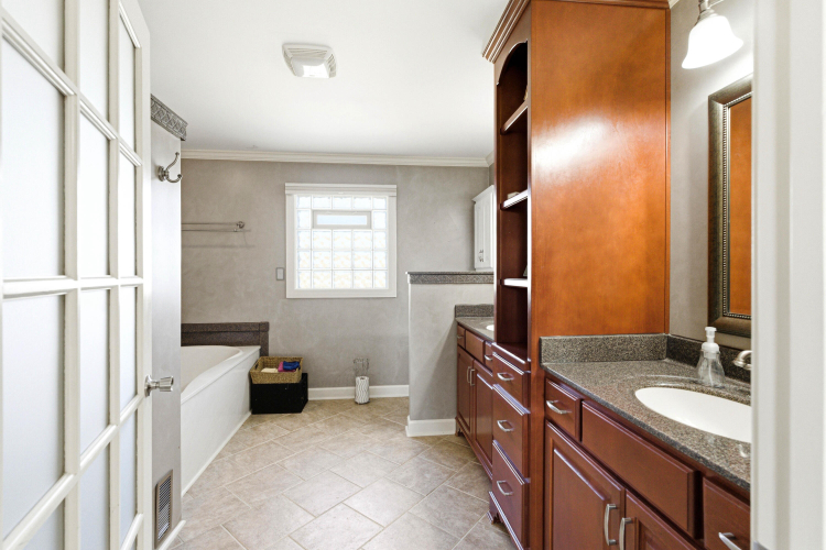Listing Image 55