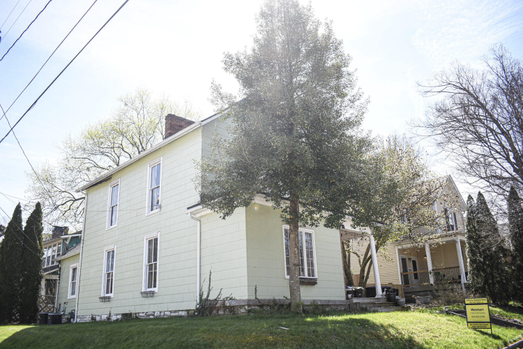 Listing Image 6