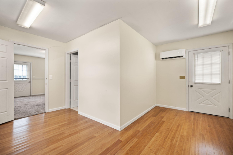 Listing Image 30