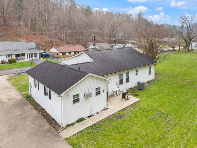 Listing Image 10