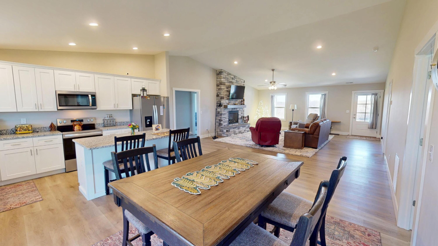 Listing Image 11