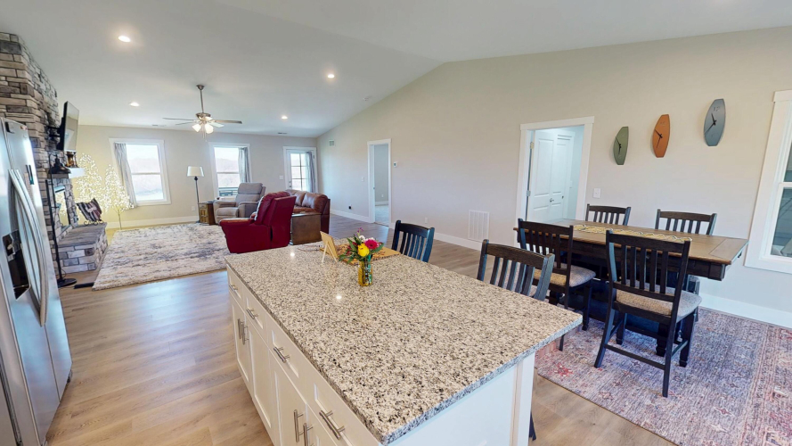 Listing Image 15