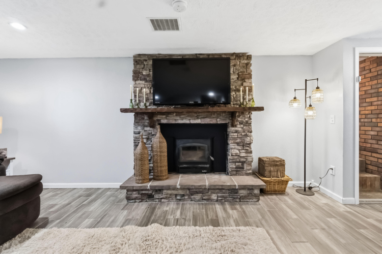 Listing Image 35
