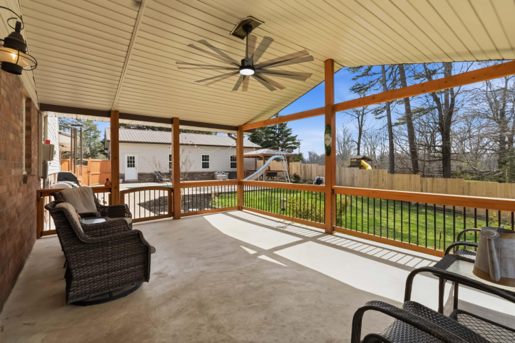 Listing Image 8