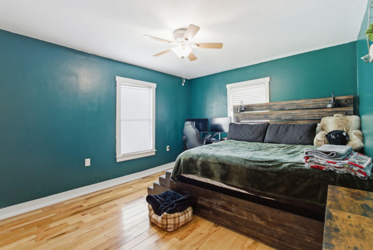 Listing Image 19